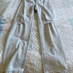 wild fable Light Wash Straight Leg Jeans with Knee Rips